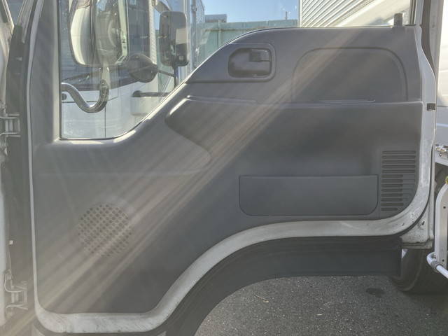 いすゞエルフアルミブロック小型（2t・3t）[写真29]