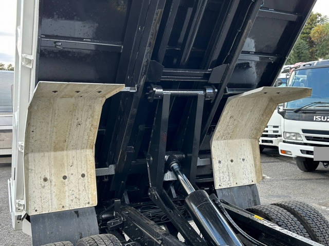 日野デュトロローダーダンプ小型（2t・3t）[写真17]