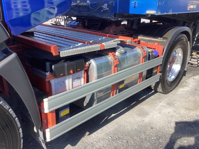 日野プロフィアトレーラーヘッド（トラクターヘッド）大型（10t）[写真12]