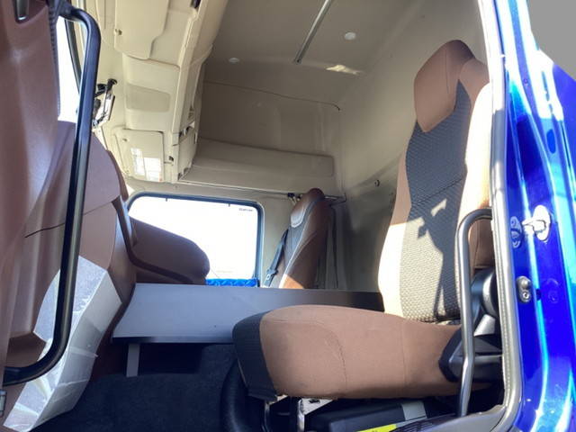 日野プロフィアトレーラーヘッド（トラクターヘッド）大型（10t）[写真23]