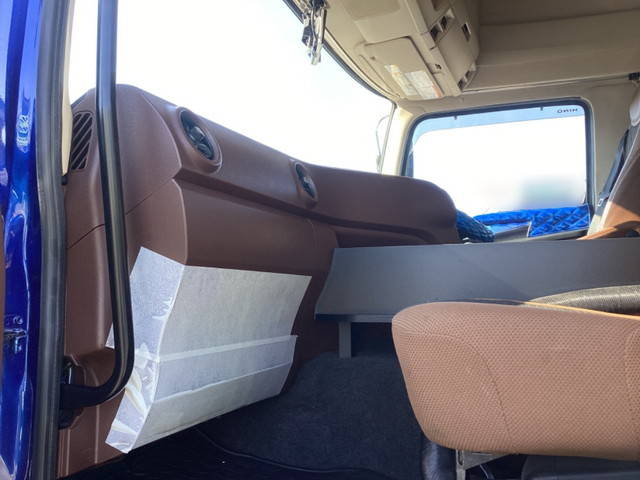 日野プロフィアトレーラーヘッド（トラクターヘッド）大型（10t）[写真27]