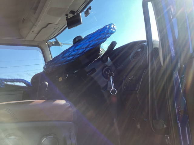 日野プロフィアトレーラーヘッド（トラクターヘッド）大型（10t）[写真28]