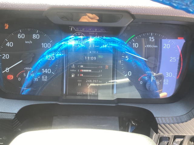 日野プロフィアトレーラーヘッド（トラクターヘッド）大型（10t）[写真30]