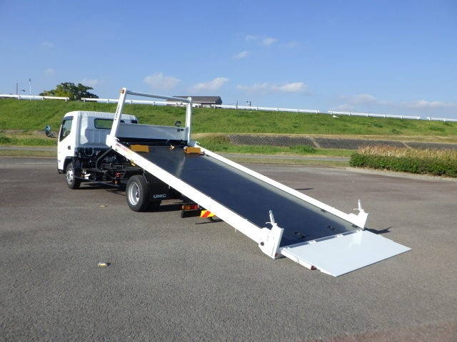 三菱ふそうキャンターセーフティローダー小型（2t・3t）[写真06]