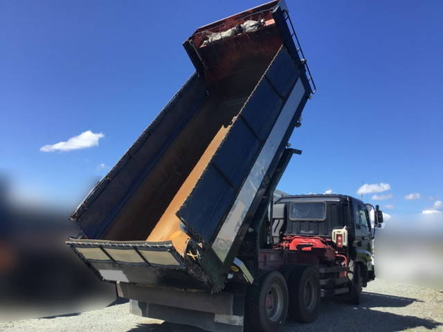 いすゞギガダンプ大型（10t）[写真02]