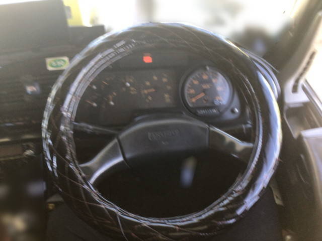 いすゞギガダンプ大型（10t）[写真32]