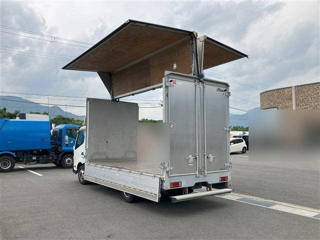 トヨタダイナアルミウイング小型（2t・3t）[写真02]