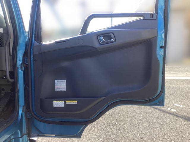 三菱ふそうファイターアルミウイング中型（4t）[写真26]