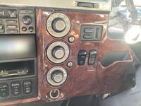 三菱ふそうファイターアルミウイング中型（4t）[写真35]