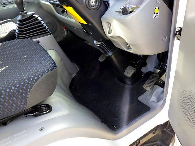 日野デュトロアルミバン小型（2t・3t）[写真17]