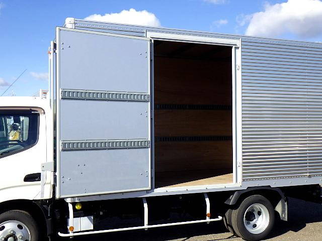 日野デュトロアルミバン小型（2t・3t）[写真27]