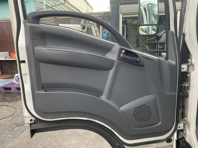 いすゞエルフアルミバン小型（2t・3t）[写真29]