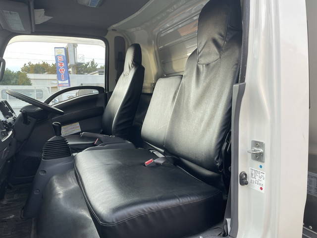 いすゞエルフアルミバン小型（2t・3t）[写真31]