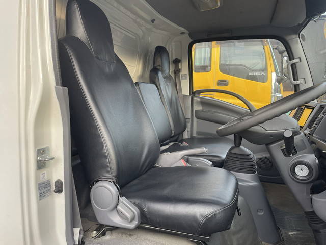 いすゞエルフアルミバン小型（2t・3t）[写真32]