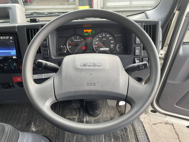 いすゞエルフアルミバン小型（2t・3t）[写真36]