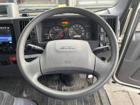 いすゞエルフアルミバン小型（2t・3t）[写真36]