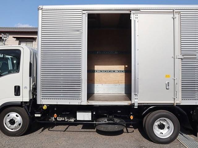 いすゞエルフアルミバン小型（2t・3t）[写真06]