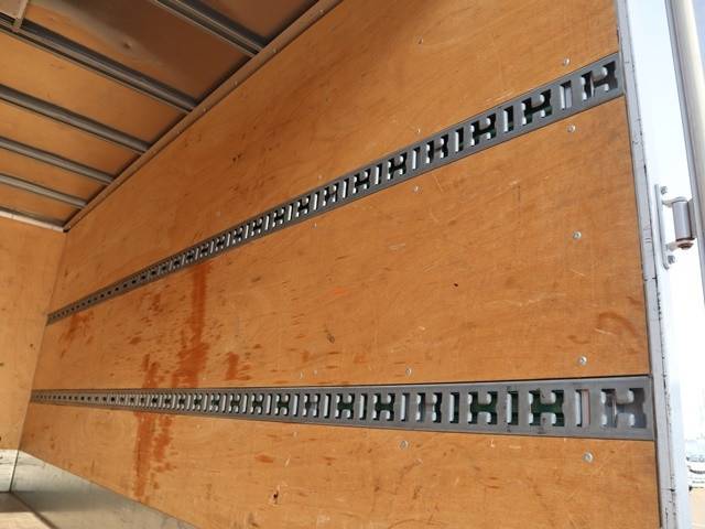 いすゞエルフアルミバン小型（2t・3t）[写真08]