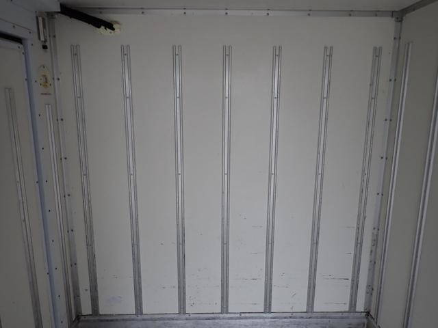 いすゞエルフ冷凍車（冷蔵車）小型（2t・3t）[写真13]