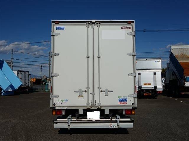 いすゞエルフアルミバン小型（2t・3t）[写真13]