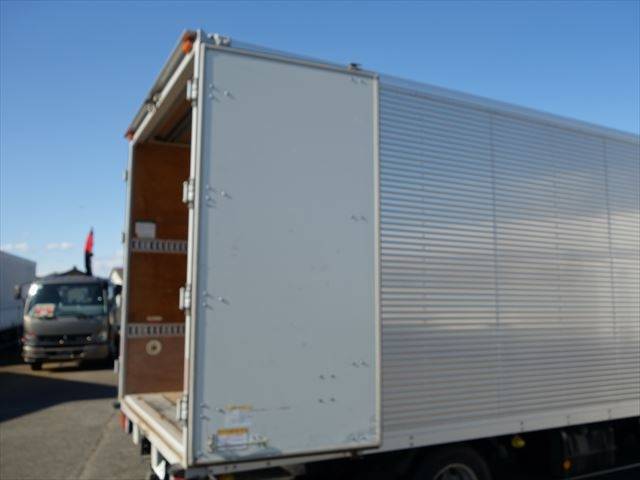 いすゞエルフアルミバン小型（2t・3t）[写真16]