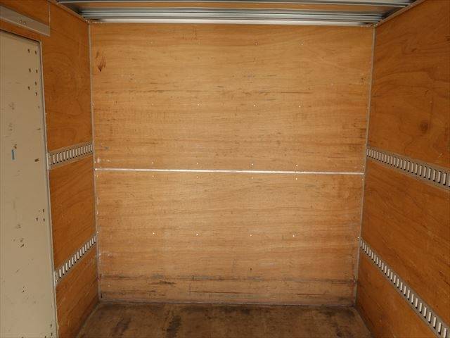 いすゞエルフアルミバン小型（2t・3t）[写真22]