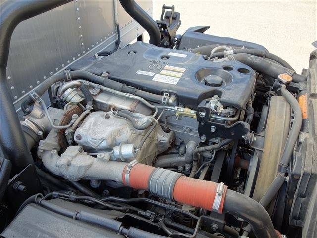 いすゞエルフアルミバン小型（2t・3t）[写真32]