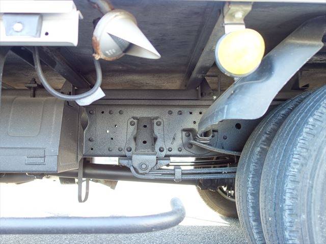 いすゞエルフアルミバン小型（2t・3t）[写真06]