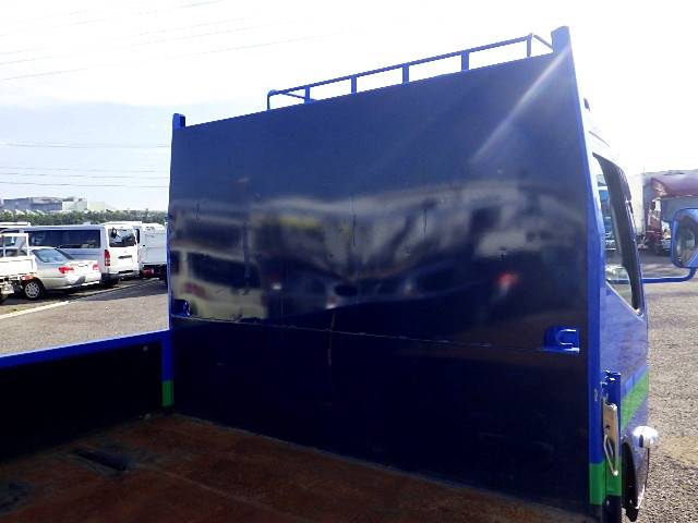 三菱ふそうキャンター平ボディ小型（2t・3t）[写真11]