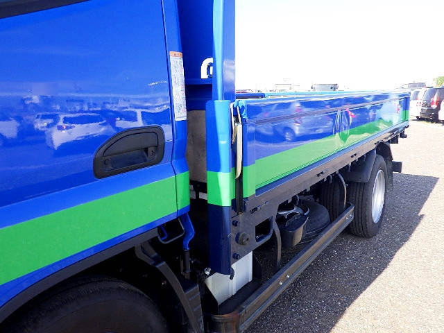 三菱ふそうキャンター平ボディ小型（2t・3t）[写真09]