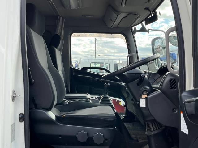 日野レンジャー平ボディ中型（4t）[写真17]