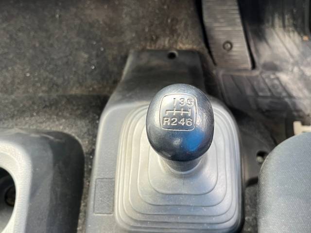 日野レンジャー平ボディ中型（4t）[写真20]