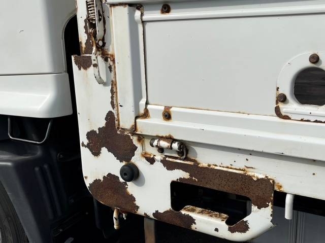 日野レンジャー平ボディ中型（4t）[写真32]