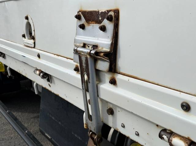 日野レンジャー平ボディ中型（4t）[写真33]