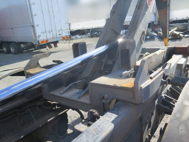 UDトラックスコンドルコンテナ専用車増トン（6t・8t）[写真17]