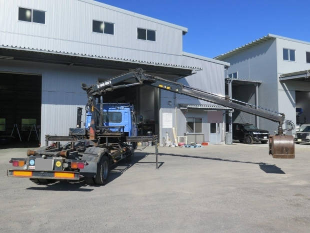 UDトラックスコンドルコンテナ専用車増トン（6t・8t）[写真03]