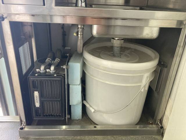 いすゞエルフ移動販売車小型（2t・3t）[写真19]