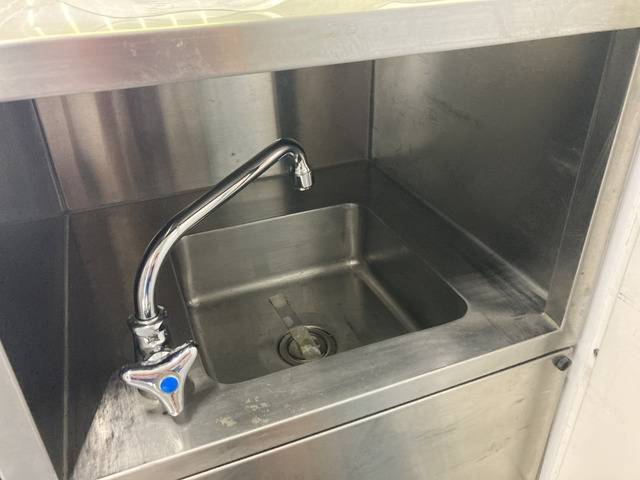 いすゞエルフ移動販売車小型（2t・3t）[写真21]