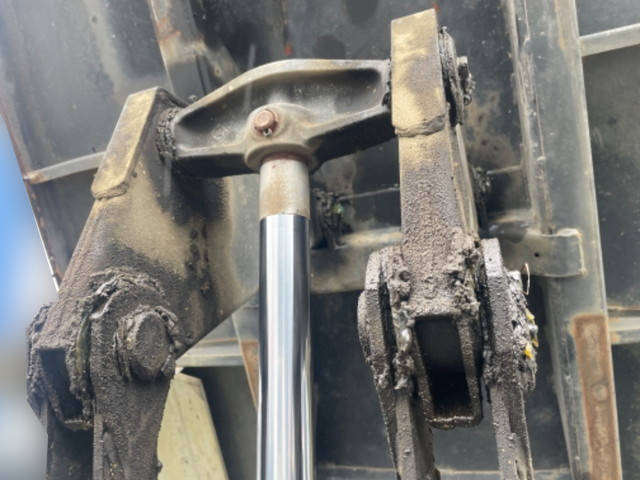 いすゞエルフダンプ小型（2t・3t）[写真08]