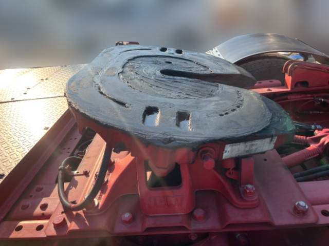 いすゞギガトレーラーヘッド（トラクターヘッド）大型（10t）[写真09]