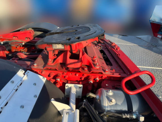 いすゞギガトレーラーヘッド（トラクターヘッド）大型（10t）[写真11]