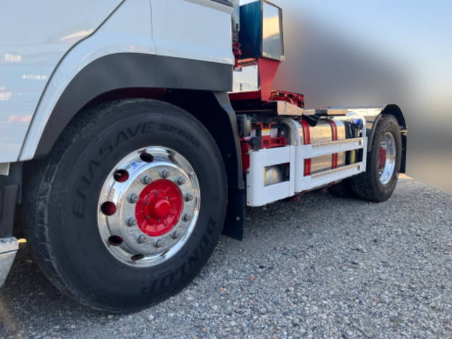 いすゞギガトレーラーヘッド（トラクターヘッド）大型（10t）[写真14]