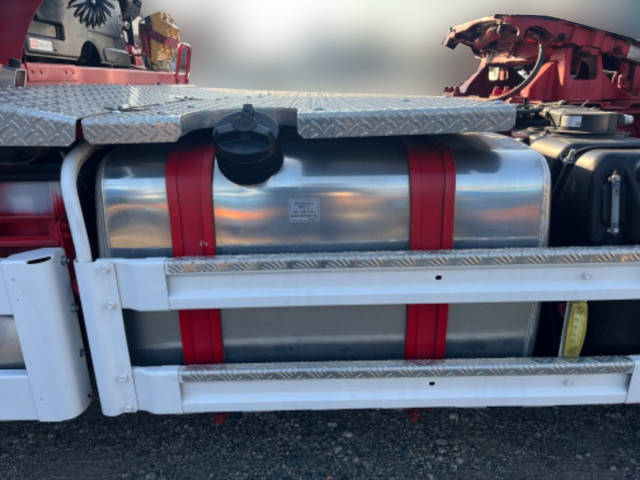 いすゞギガトレーラーヘッド（トラクターヘッド）大型（10t）[写真15]