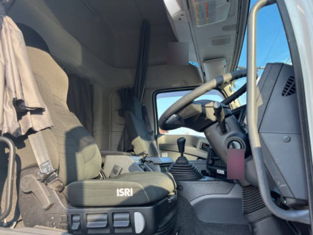 いすゞギガトレーラーヘッド（トラクターヘッド）大型（10t）[写真21]