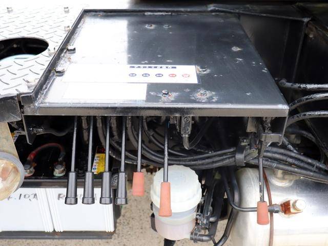 三菱ふそうファイタートラッククレーン中型（4t）[写真12]
