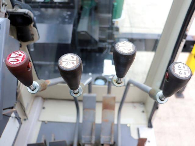 三菱ふそうファイタートラッククレーン中型（4t）[写真20]