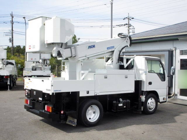 いすゞエルフ高所作業車小型（2t・3t）[写真02]