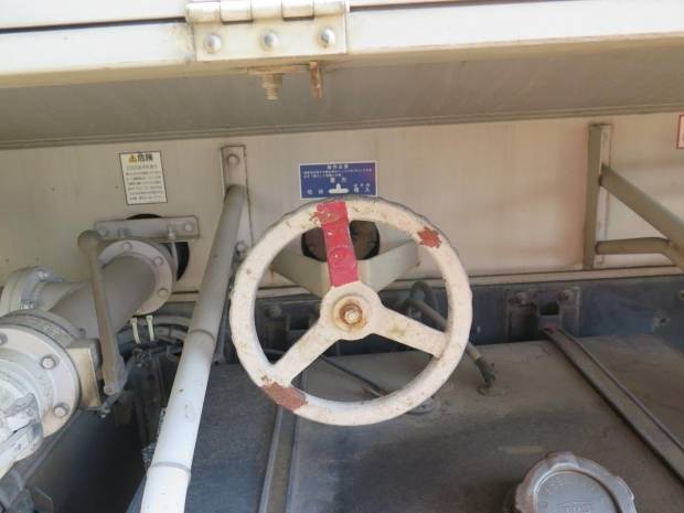 日産クオンタンク車（タンクローリー）大型（10t）[写真20]