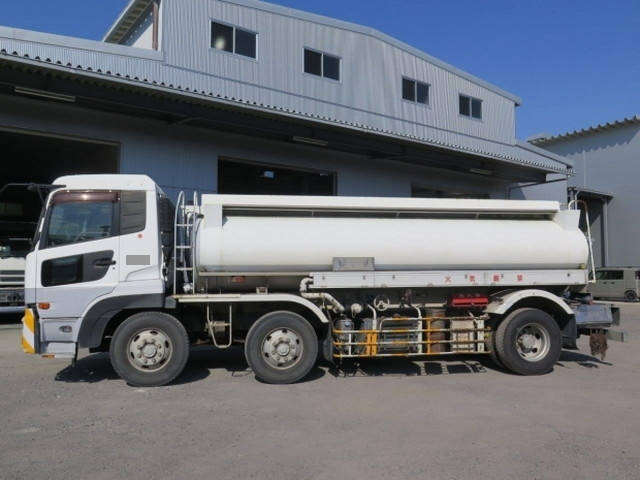 日産クオンタンク車（タンクローリー）大型（10t）[写真04]