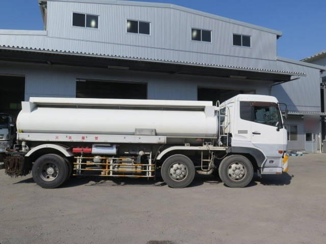 日産クオンタンク車（タンクローリー）大型（10t）[写真05]